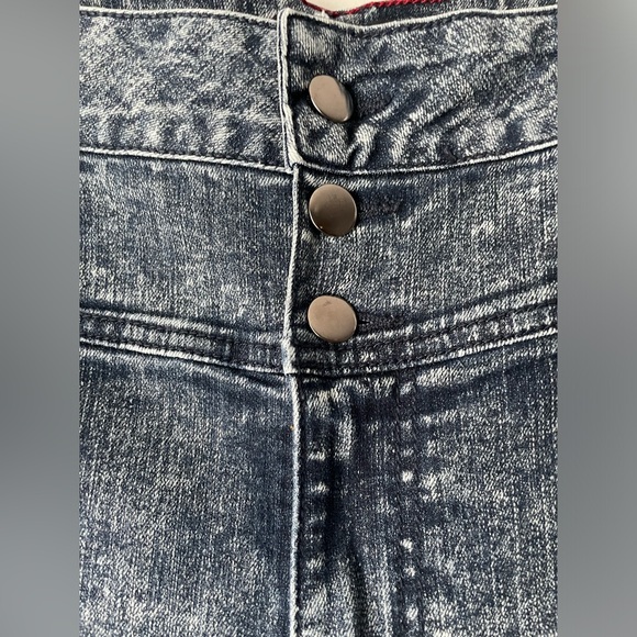 Forever 21 plus size acid wash look jeans size 16 - Picture 4 of 6